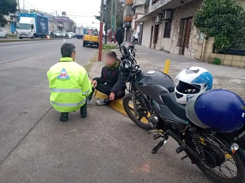 auto chocó y volcó en san josé